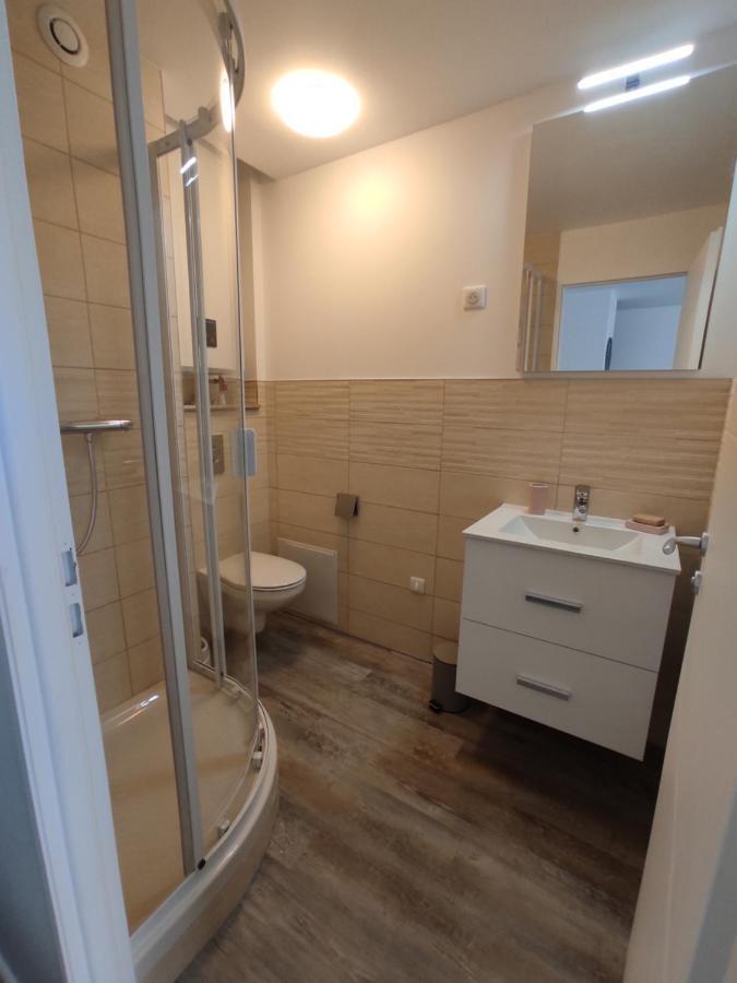 Appartement Climatise Avec Balcon,Wifi, Proche Remparts Avignon Eksteriør billede